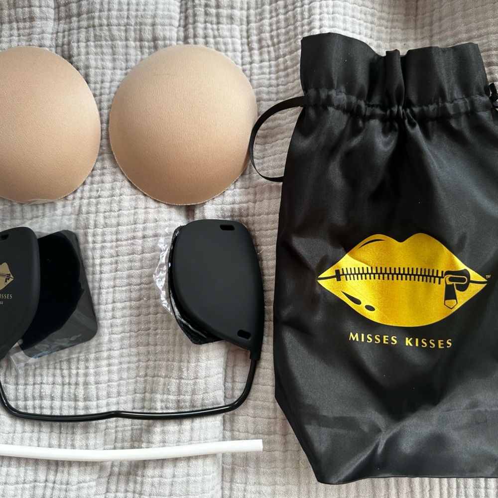 Misses Kisses Shallow Bridal Bra (one size) + New beige bio-gel pads